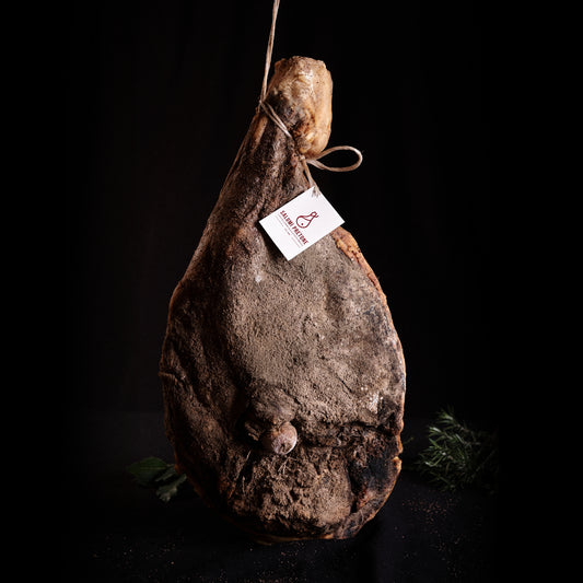 Prosciutto intero di Suino nero brado