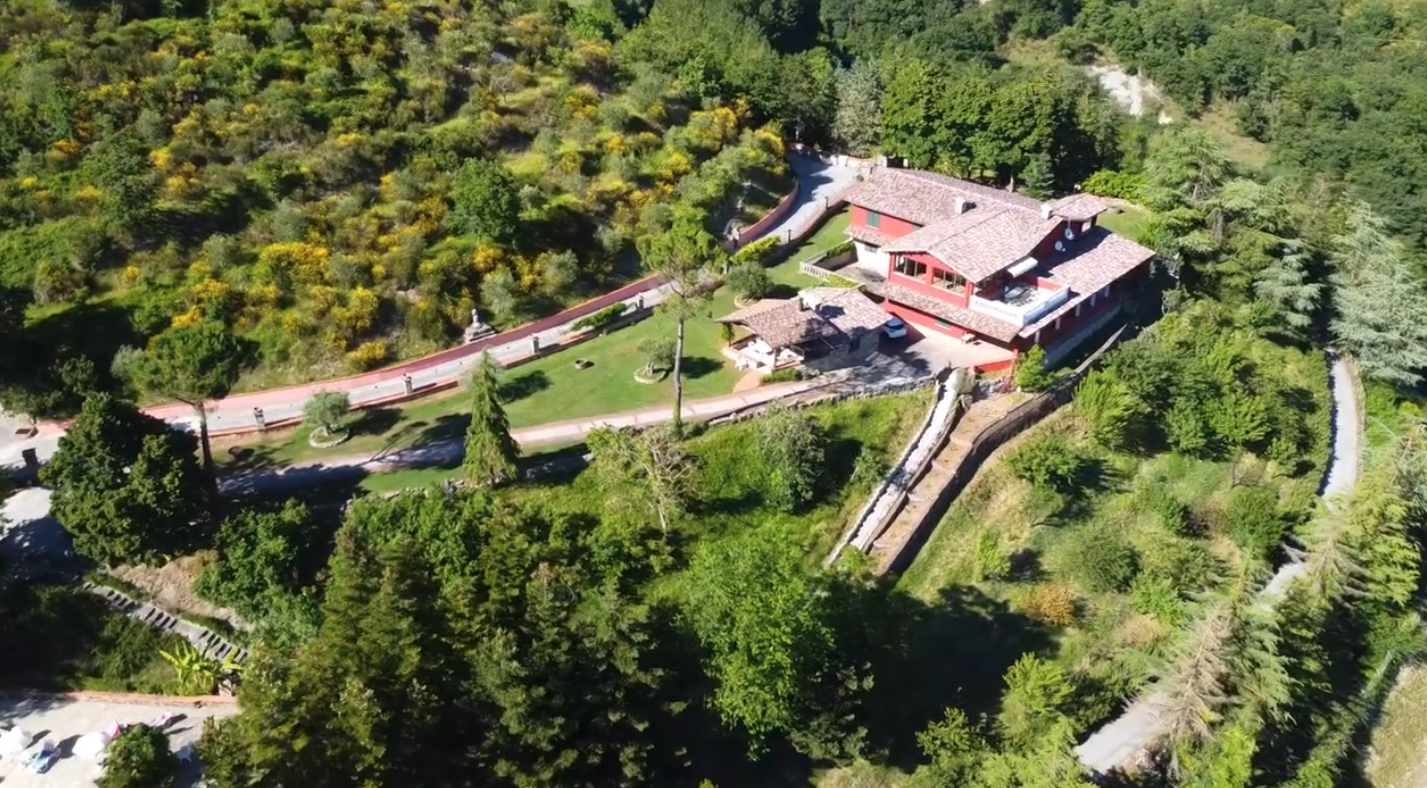 Carica il video: villa contessa Gubbio sede di Salumi Pretone